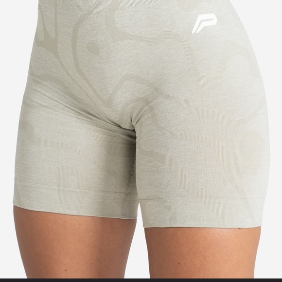 Persue Firness Light Green Patterned Shorts - Picture 3 of 4